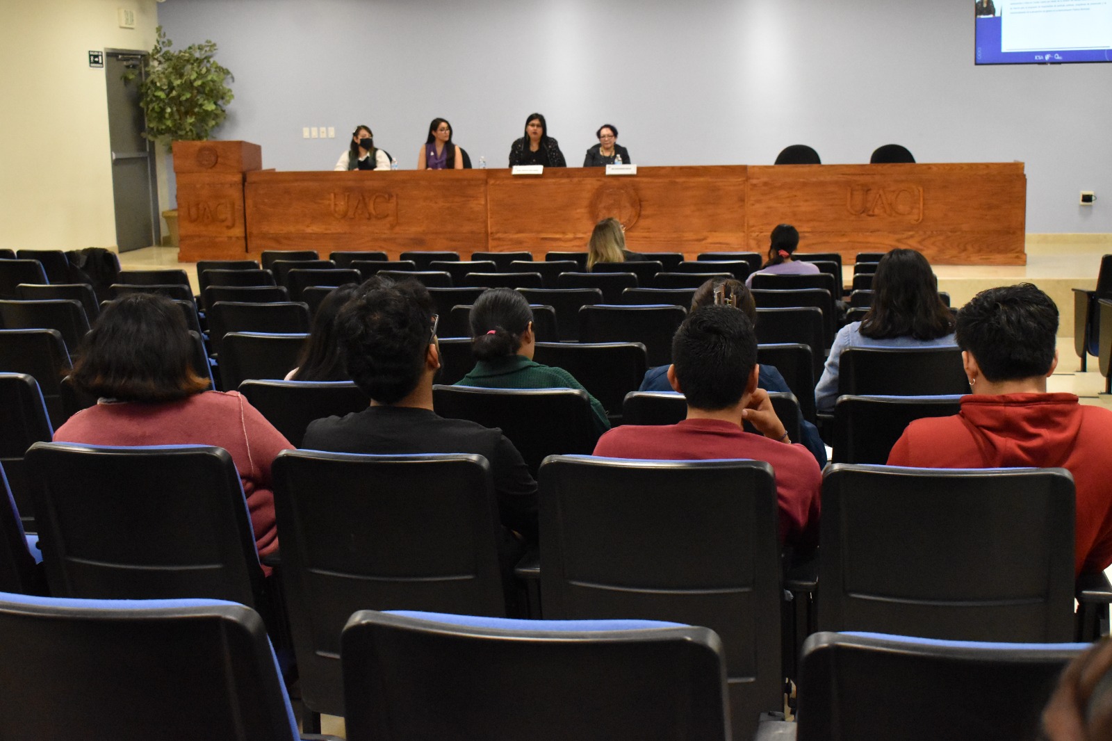IMM presenta datos sobre violencia contra mujeres