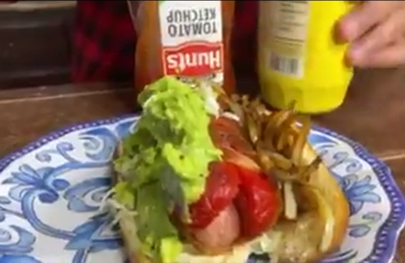 Prepara unos hotdogs que harán latir más fuerte tu corazón