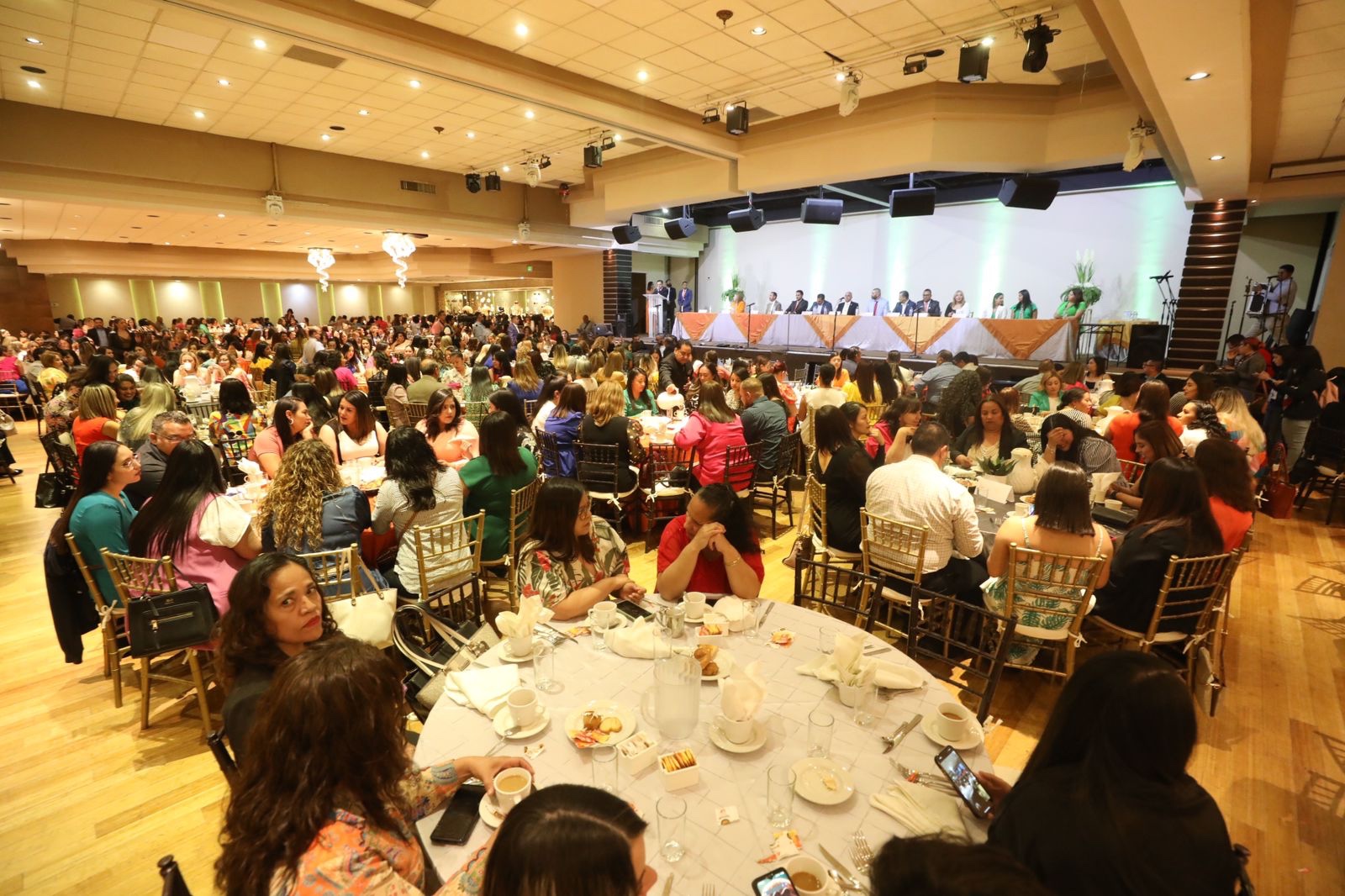 FESTEJAN A EDUCADORAS EN SU&nbsp;DÍA