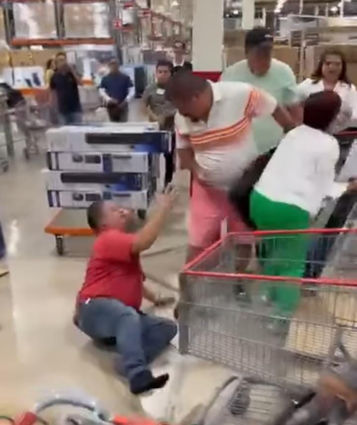 LOS PASTELES PASARON DE MODA, AHORA PELEAN POR VENTILADORES DE COSTCO.