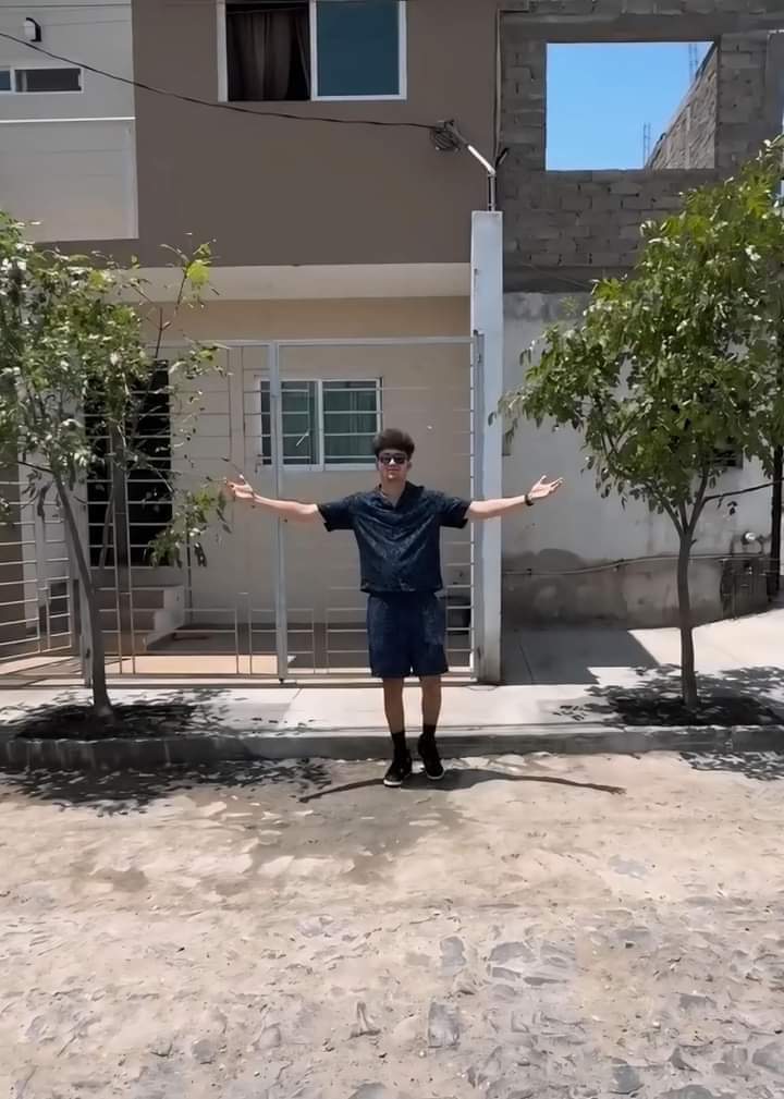 HICIMOS FAMOSA A LA PERSONA CORRECTA