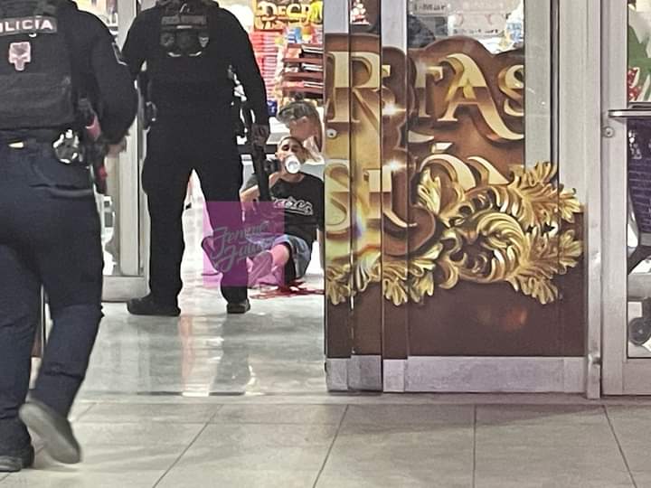LE DISPARAN EN PLENO SUPERMERCADO