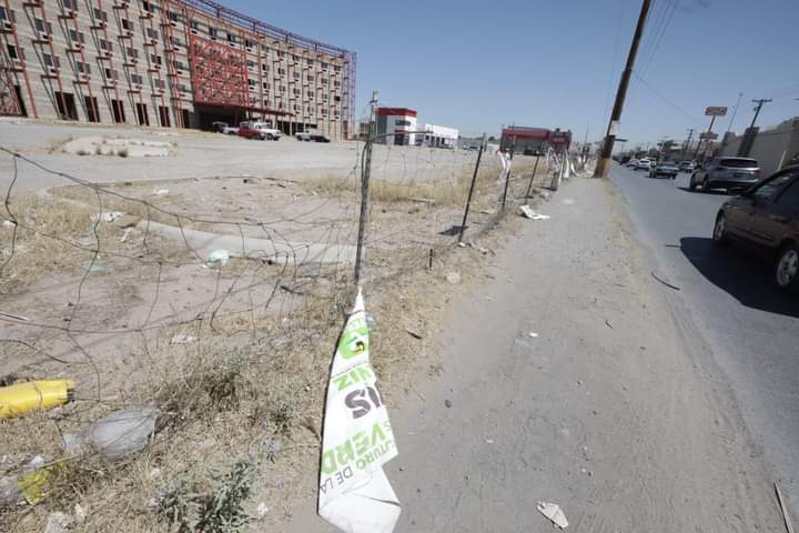 LOS EXHORTAN A RECOGER SU BASURA