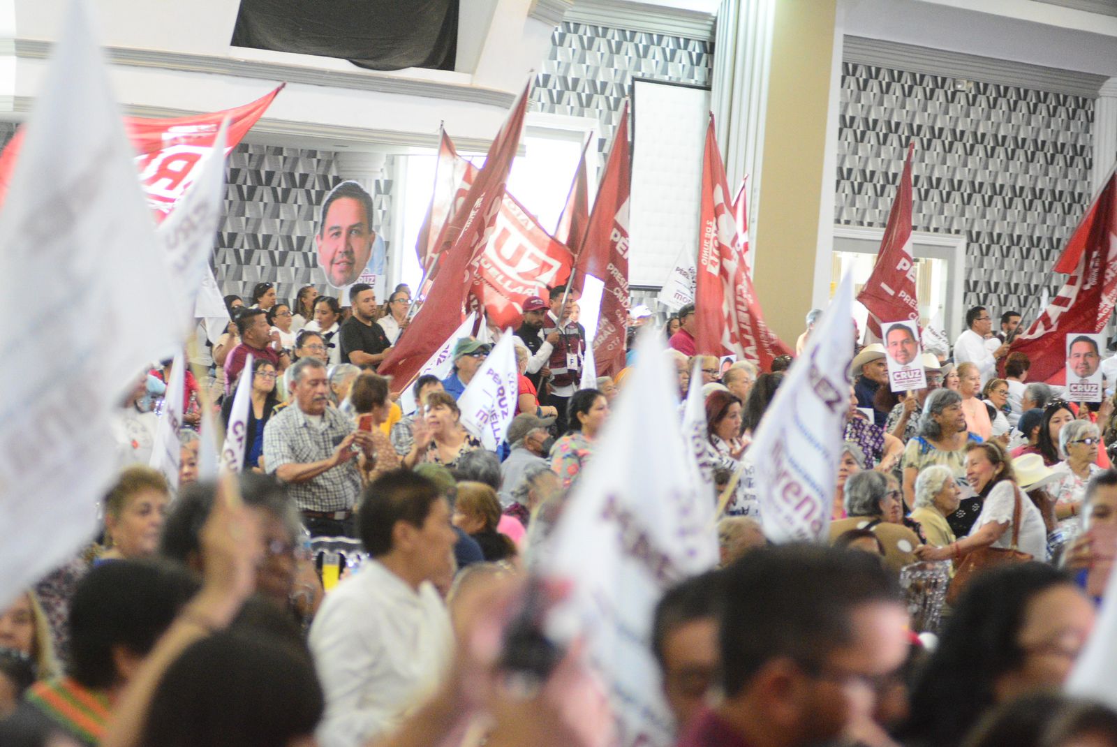 JUARENSES MUESTRAN SU APOYO A&nbsp;CRUZ