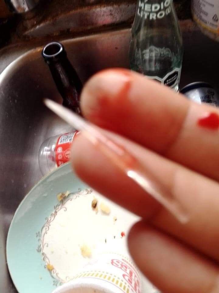 ENCONTRÓ UN VIDRIO EN SU SOPA