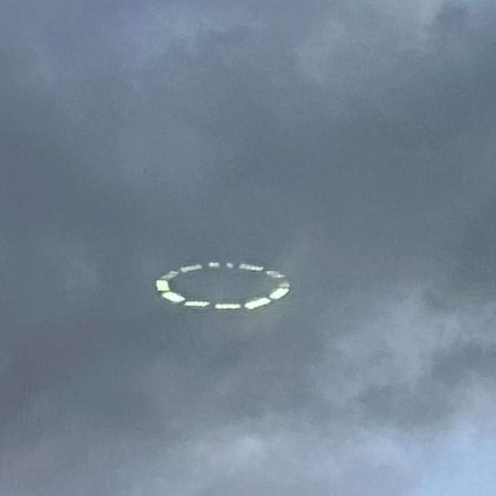 ALGUIEN NOS ESTA&nbsp;OBSERVANDO