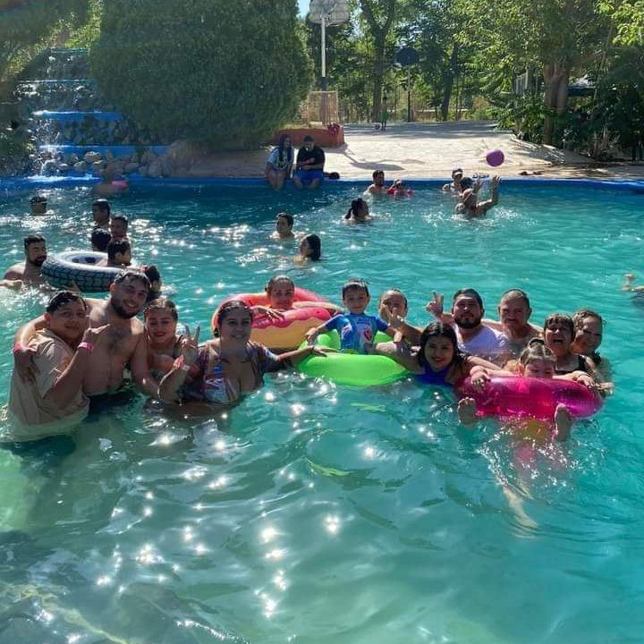 CABAÑAS, ALBERCAS Y TOBOGANES EN UN SOLO&nbsp;LUGAR