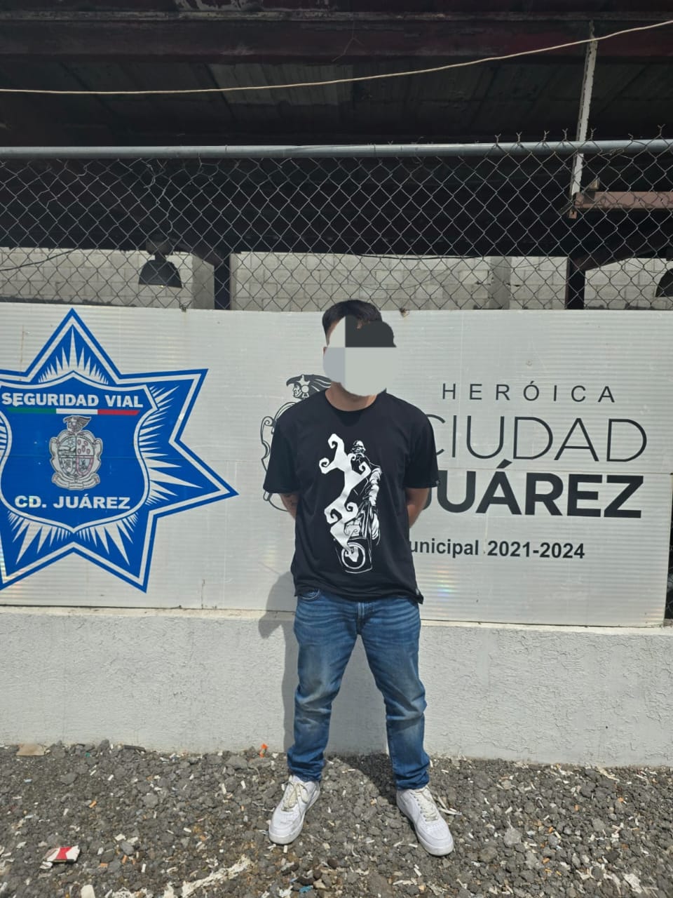 HOMBRE ES DETENIDO POR AGREDIR A UN AGENTE&nbsp;VIAL.