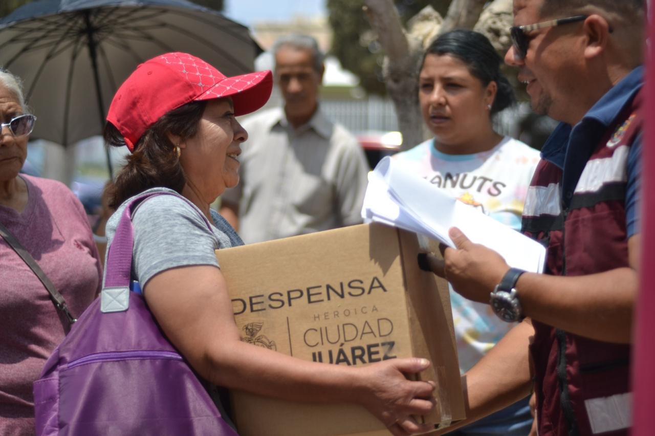 LLEVAN APOYOS DE DESPENSA A DIFERENTES PUNTOS DE LA&nbsp;CIUDAD.