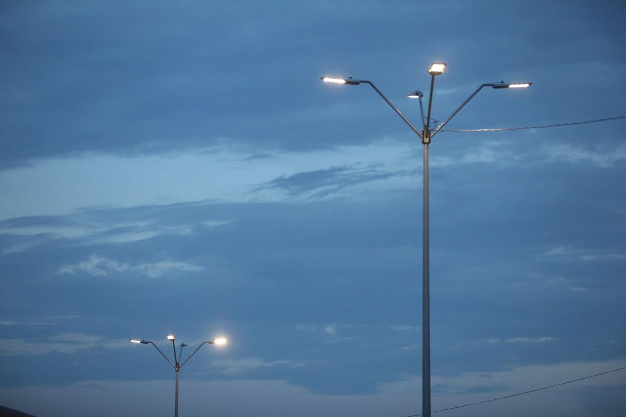 ILUMINAN PARQUE DEL FRACCIONAMIENTO JARDINES DEL VALLE