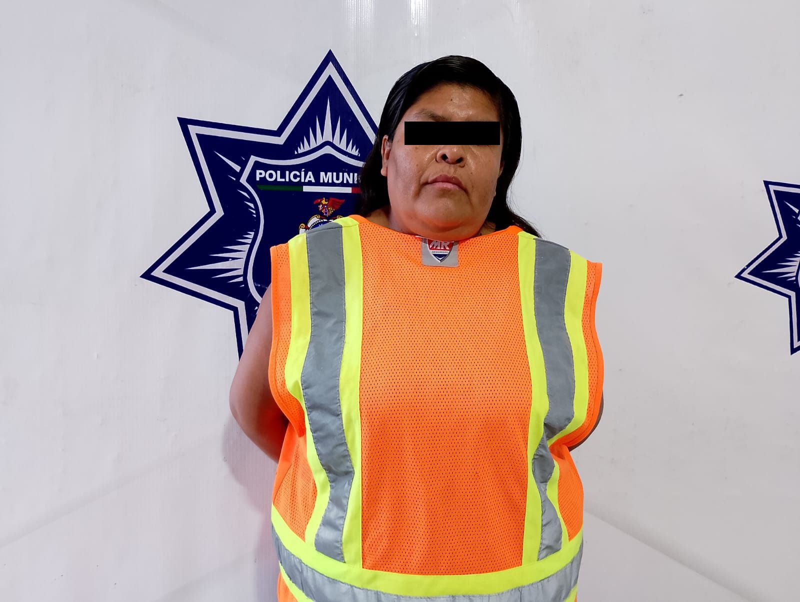 ARRESTAN A MUJER POR ATACAR CON UN MACHETE A SU&nbsp;VECINA.