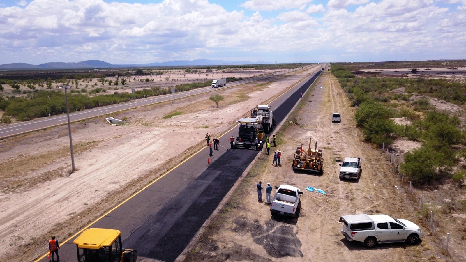 LE DAN MANTENIMIENTO A LA CARRETERA&nbsp;PANAMERICANA.