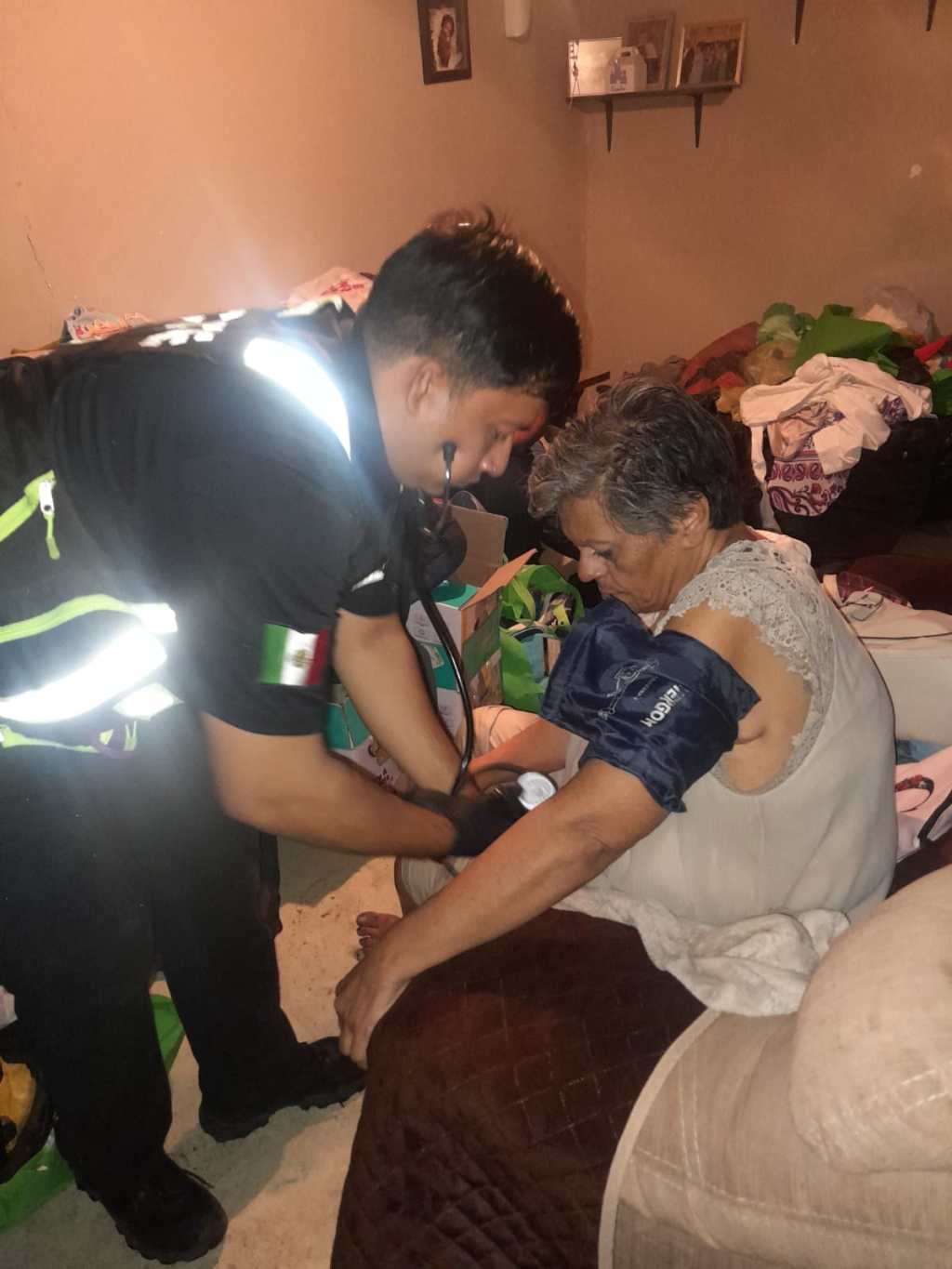 EN UN ACTO HERÓICO MUNICIPALES RESCATAN A UNA MUJER DE MORIR&nbsp;AHOGADA.