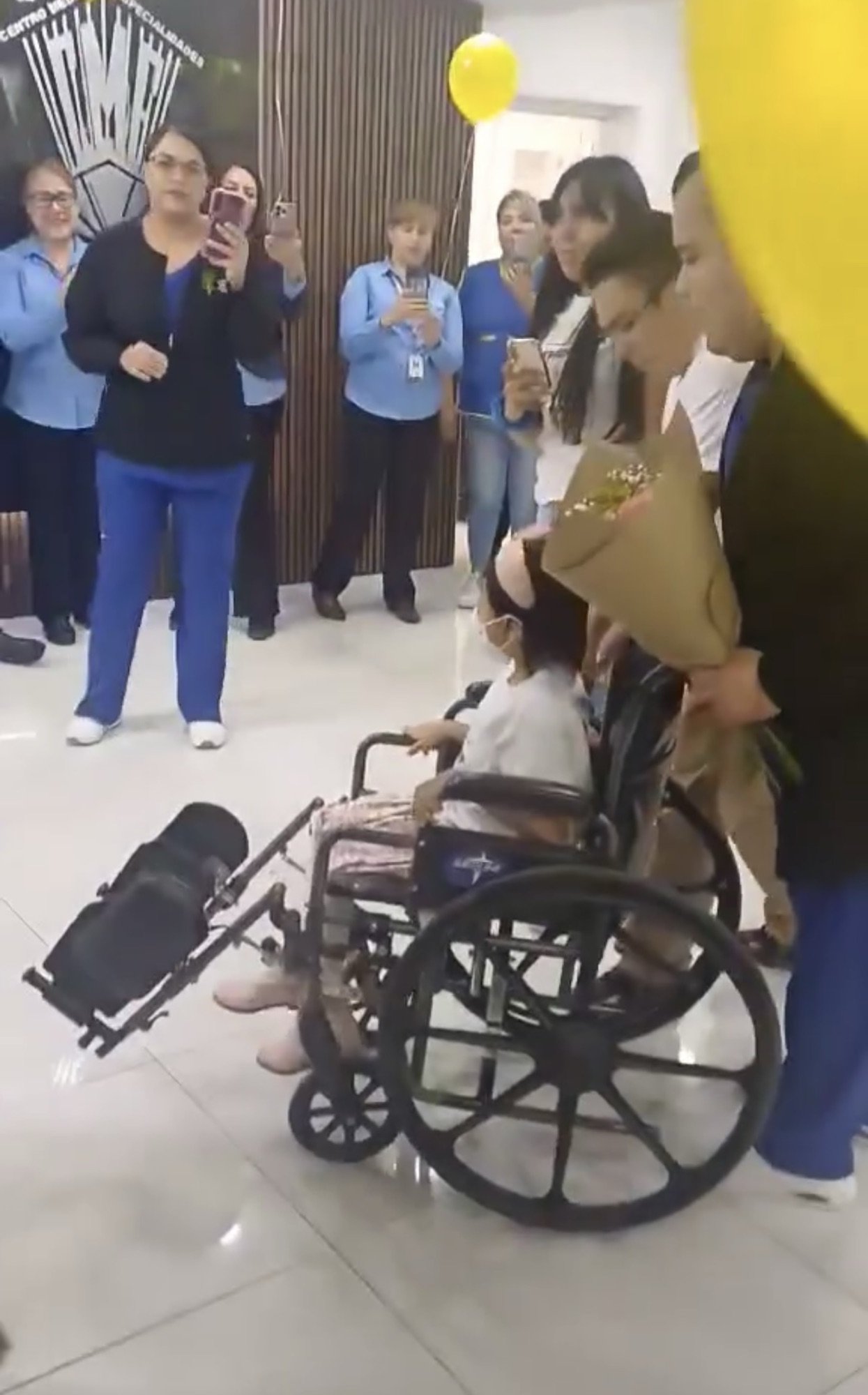 ¡TIENE 7 AÑOS Y HOY FUE SU ÚLTIMA QUIMIO!😭🙏🎉