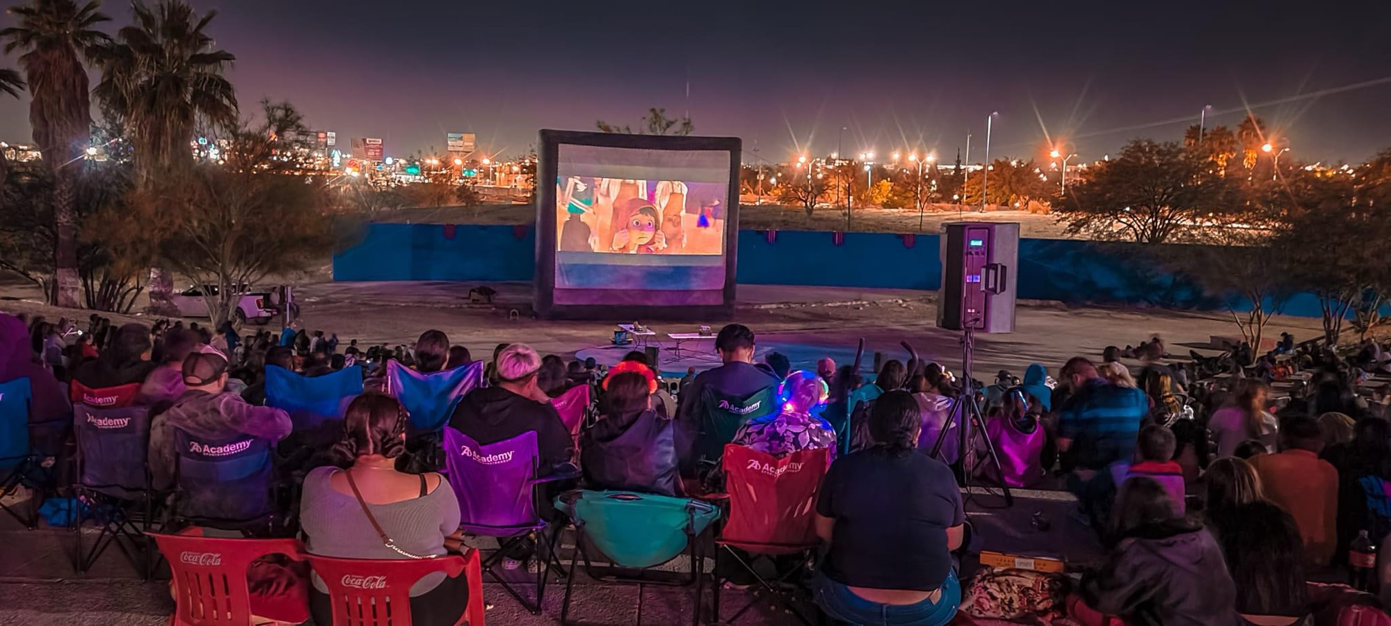 ¡PREPARA LAS PALOMITAS, HABRÁ NOCHE DE CINE AL AIRE LIBRE! 🤩🍿📽️