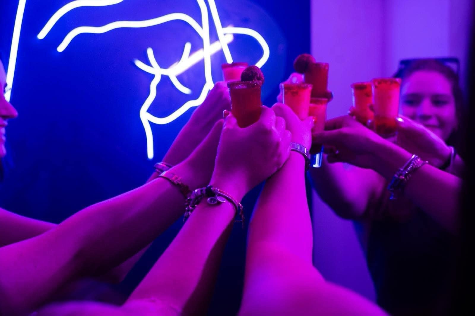 EXTIENDEN HORARIO DE VENTA DE ALCOHOL.🥳💃