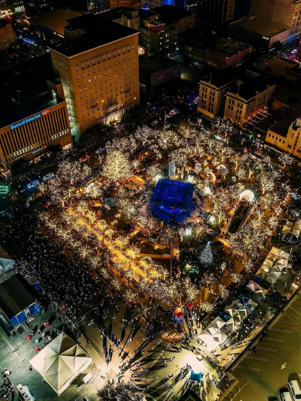 ¡PISTA DE HIELO, ARBOL GIGANTE Y +1 MILLÓN DE LUCES NAVIDEÑAS EN EL WINTER FEST EN EL PASO&nbsp;🎄🎅❄️
