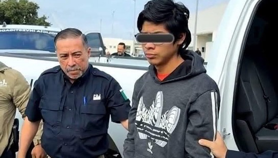 ¡POR CELOS CHRISTIAN LE SACABA SANGRE A MELANIE PARA ANALIZARLA! 😳😱