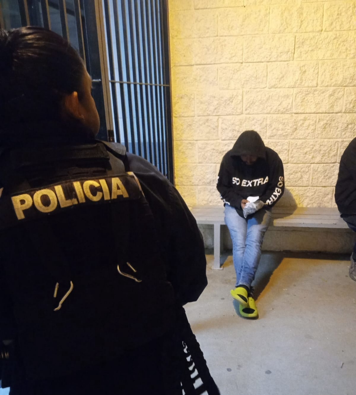 ¡RESGUARDAN A PERSONA QUE INTENTABA PRIVARSE DE LA VIDA! 🚨😔😭🫂