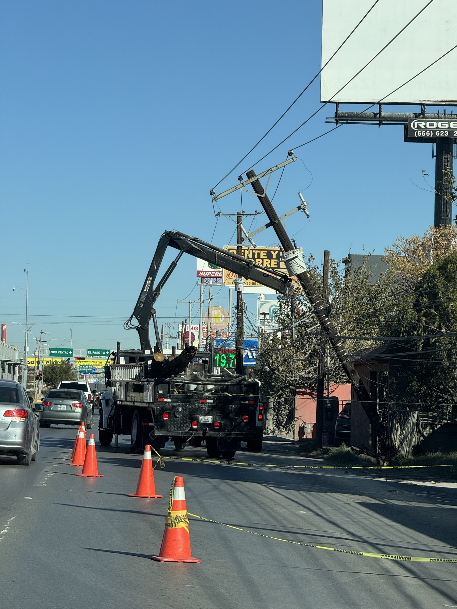 POSTE DE CFE CAE SOBRE&nbsp;PANAMERICAN😱🚨