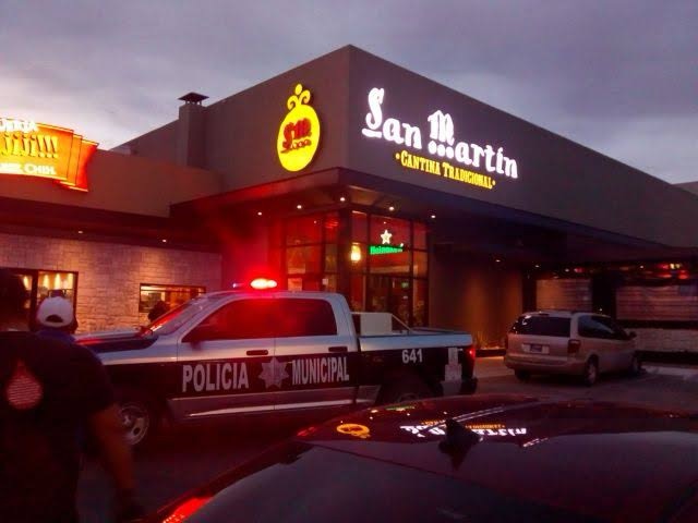 ¡ES DETENIDO POR NO PAGAR LA CUENTA EN SAN MARTIN! 🚨😮💨💸