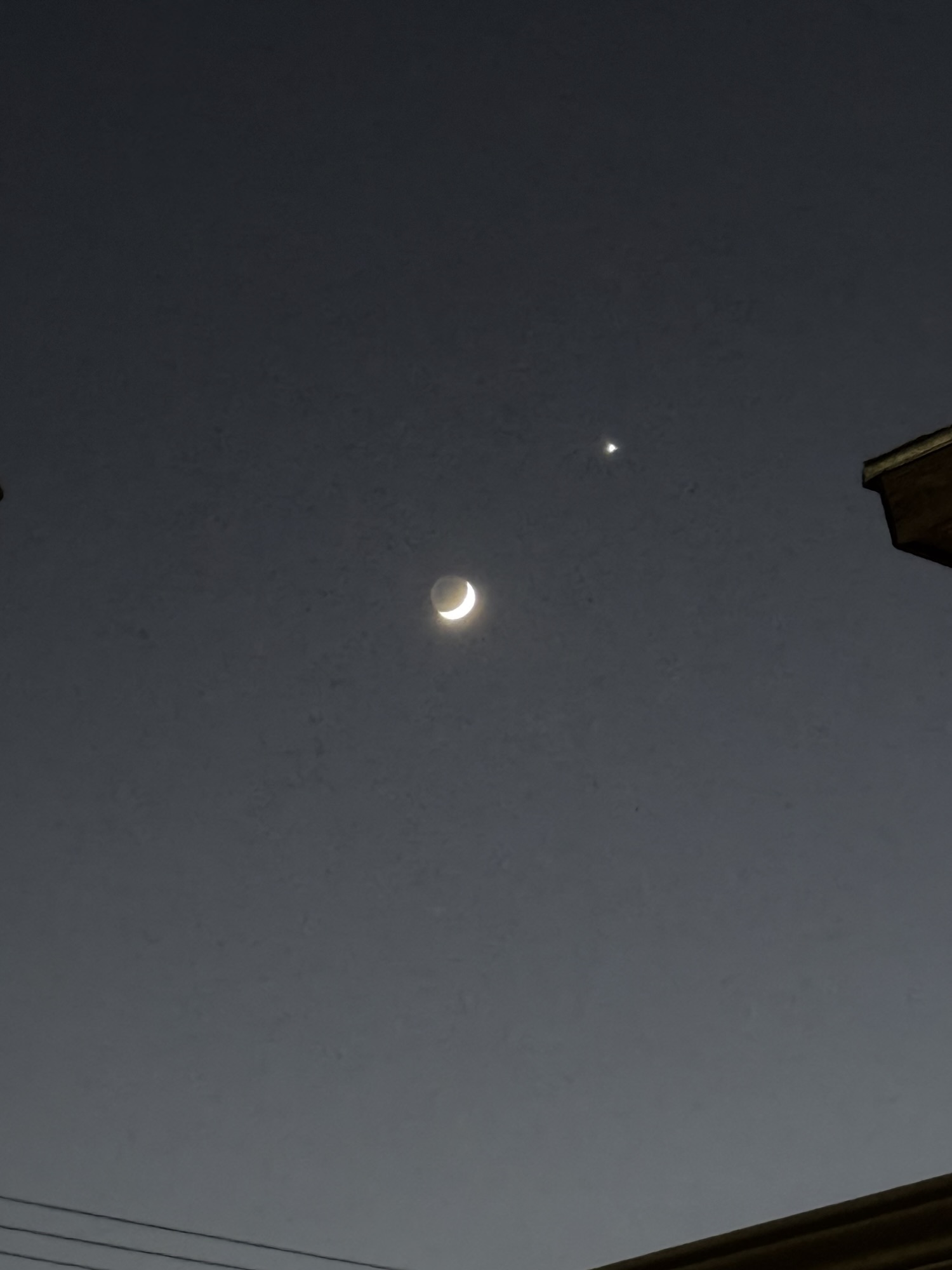 ¡ASÍ SE VEN VENUS Y LA LUNA EN EL CIELO JUARENSE ESTÁ TARDE NOCHE! 🤩🌙🌘