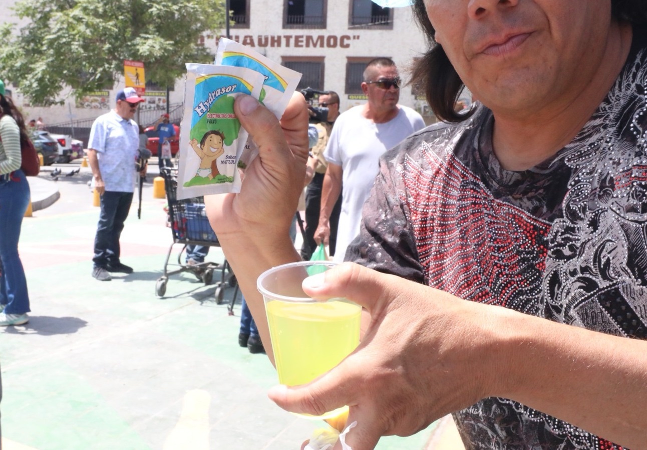 ANTE OLA DE CALOR EXTREMO INSTALAN MÓDULOS PARA EVITAR GOLPES DE CALOR