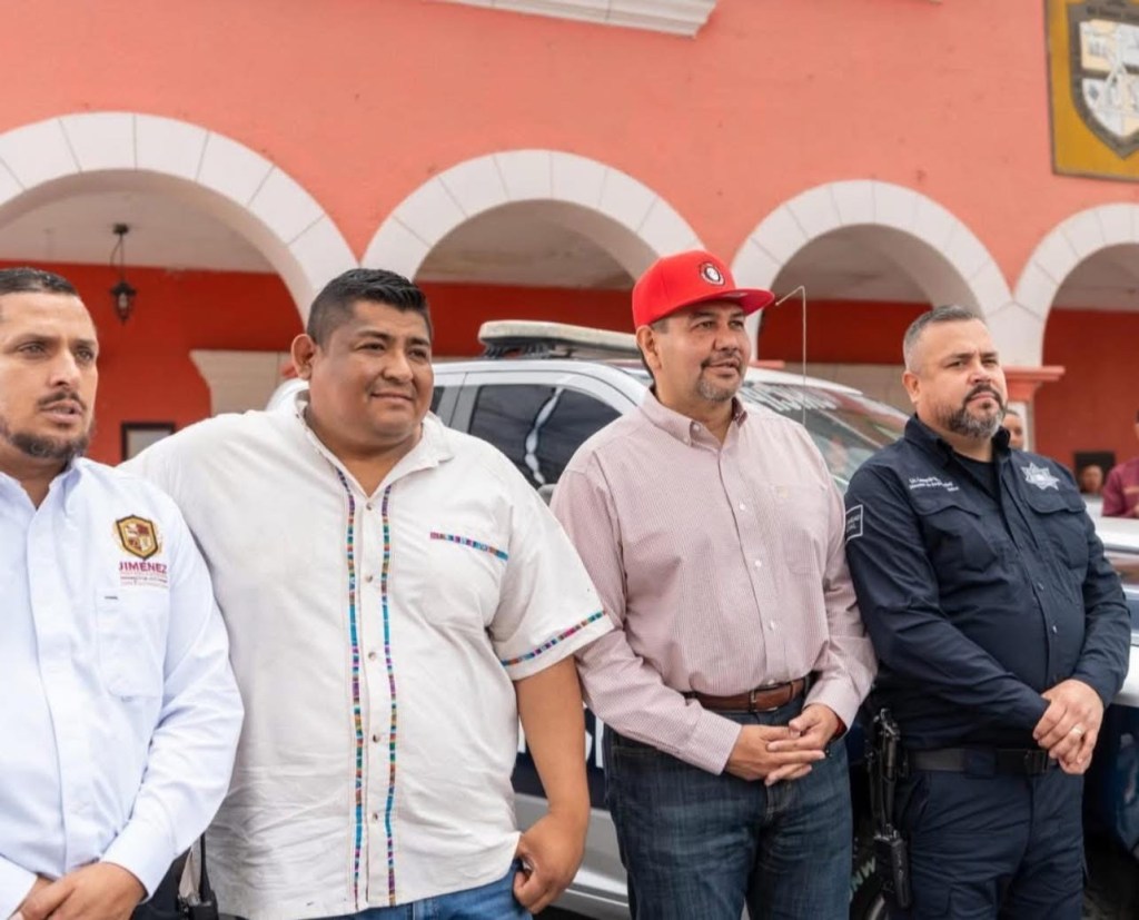 CD JUÁREZ DONA PATRULLAS Y CAMIÓN DE BASURA A MUNICIPIO DE&nbsp;JIMÉNEZ