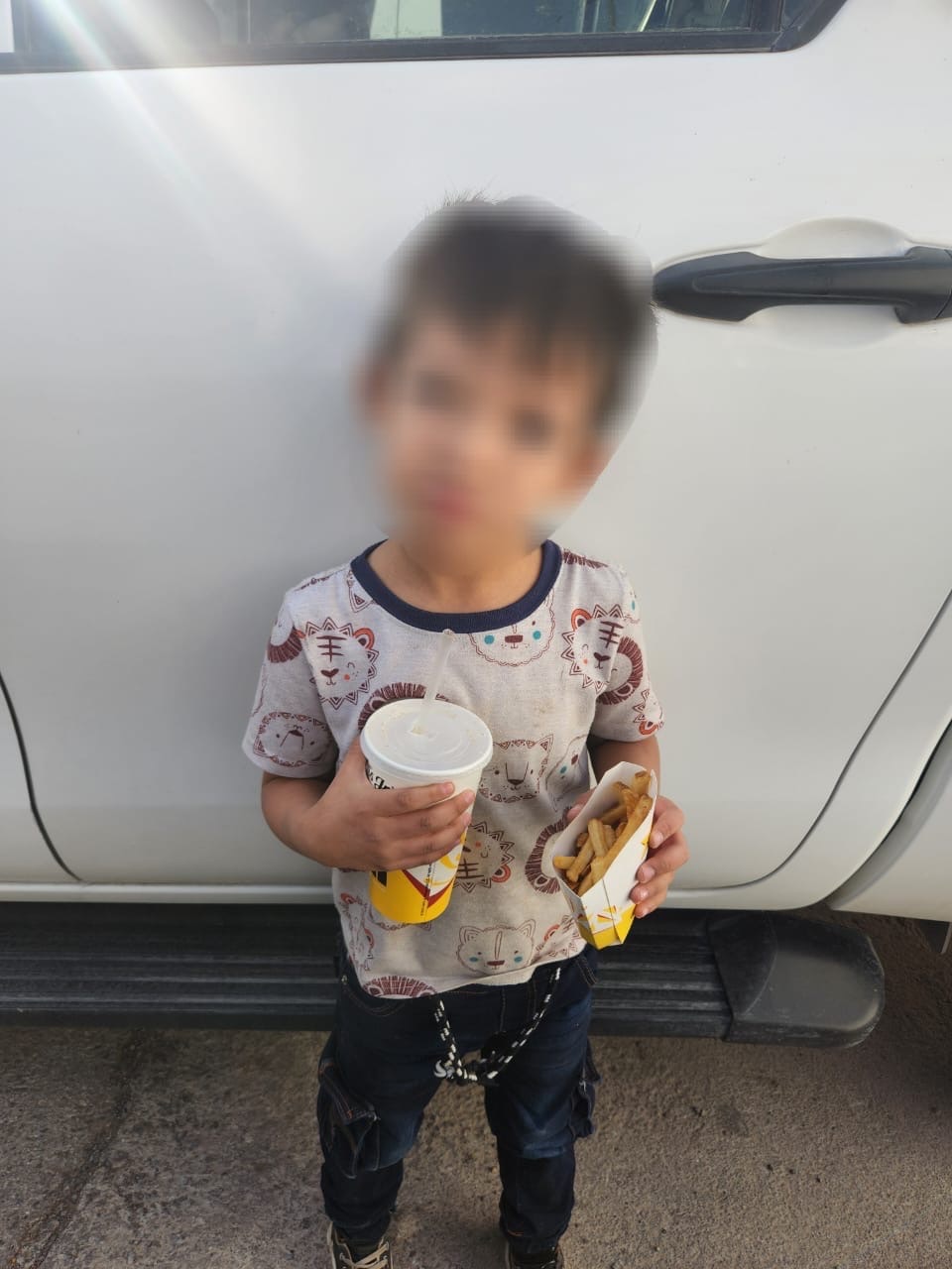 ASEGURAN A NIÑO DEAMBULA SOLO POR CALLES