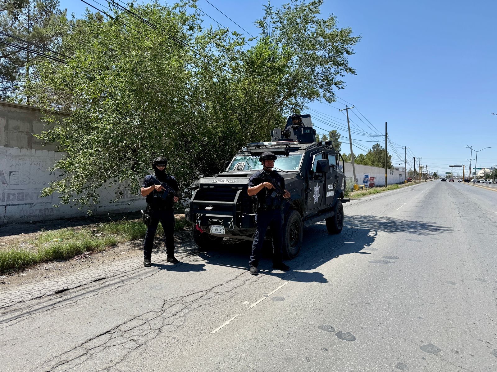 DETIENEN A OCHO HOMBRES Y ASEGURAN ARMAS TRAS OPERATIVO EN JUÁREZ