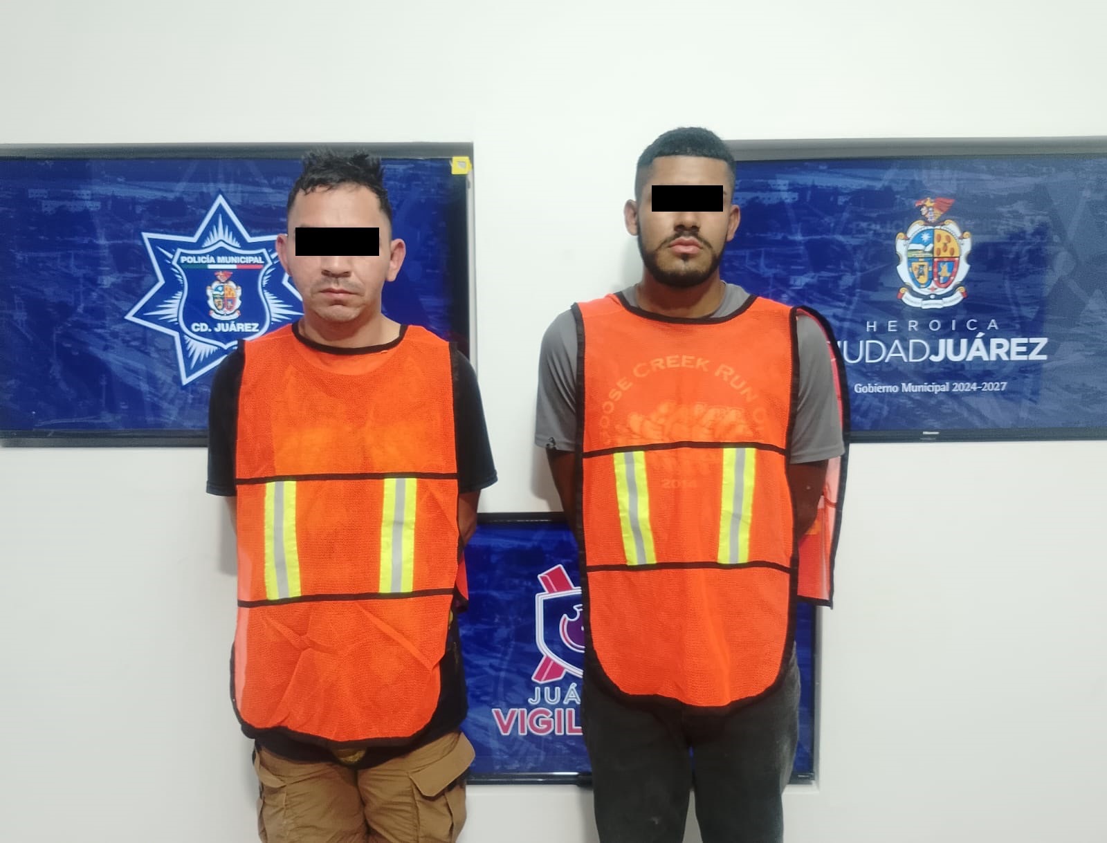 DETIENEN A DOS HOMBRES CON CASI UNA LIBRA DE MARIHUANA