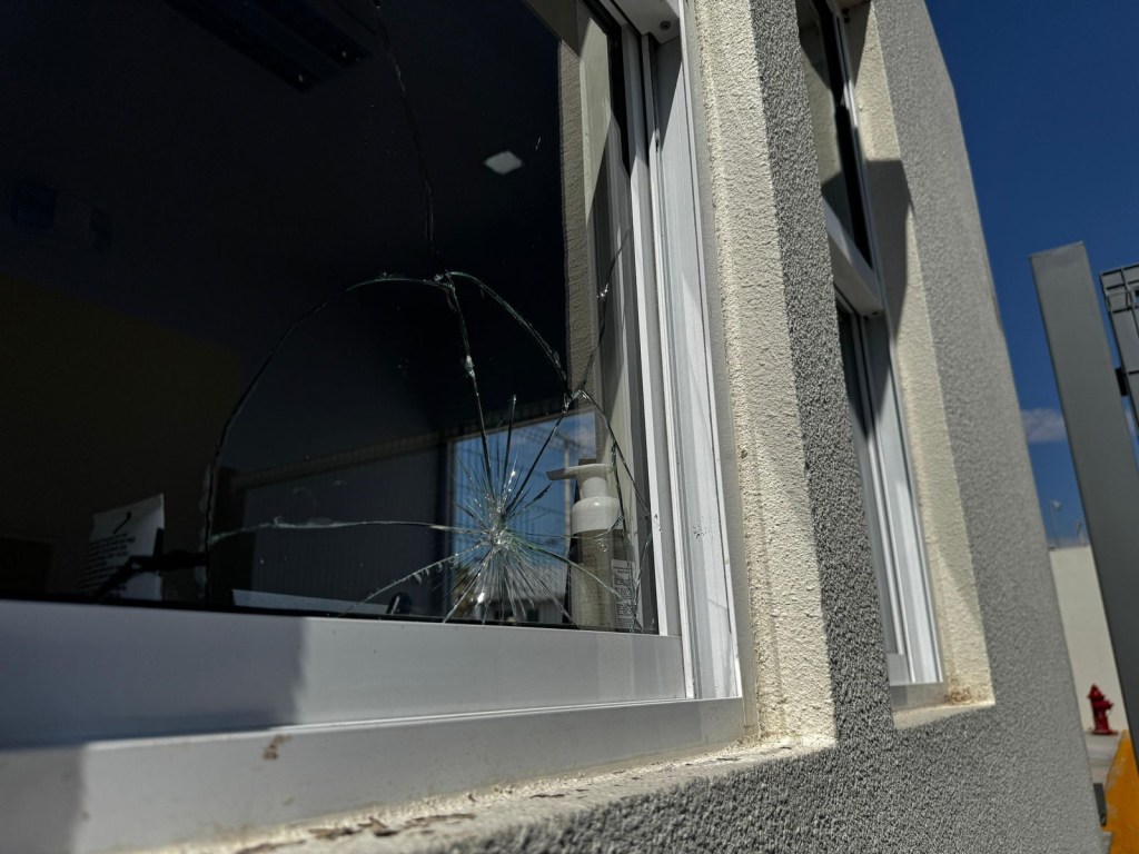 REPORTAN DAÑOS EN CASETA DE SEGURIDAD DE&nbsp;JUÁREZBUS