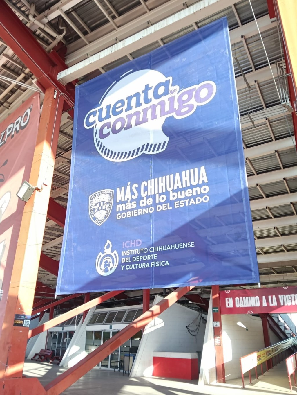 RETIRA EL GOBIERNO DEL ESTADO PROPAGANDA DEL MUNICIPIO EN EL ESTADIO&nbsp;JUÁREZ