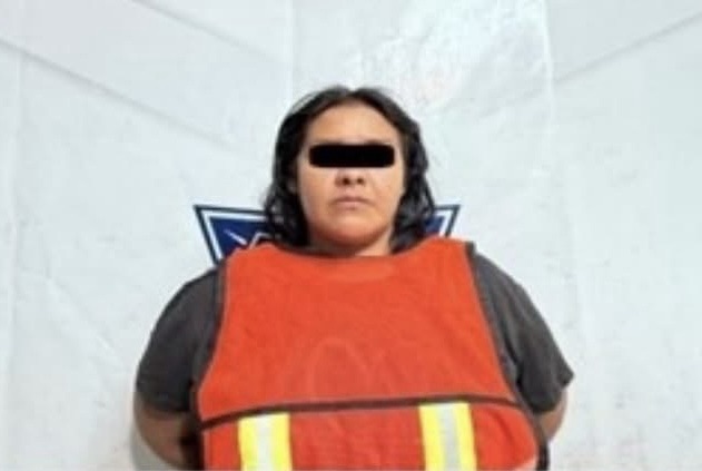 PADRE ENTREGA A SU HIJA A LA POLICÍA TRAS ENCONTRARLE&nbsp;HIERBA