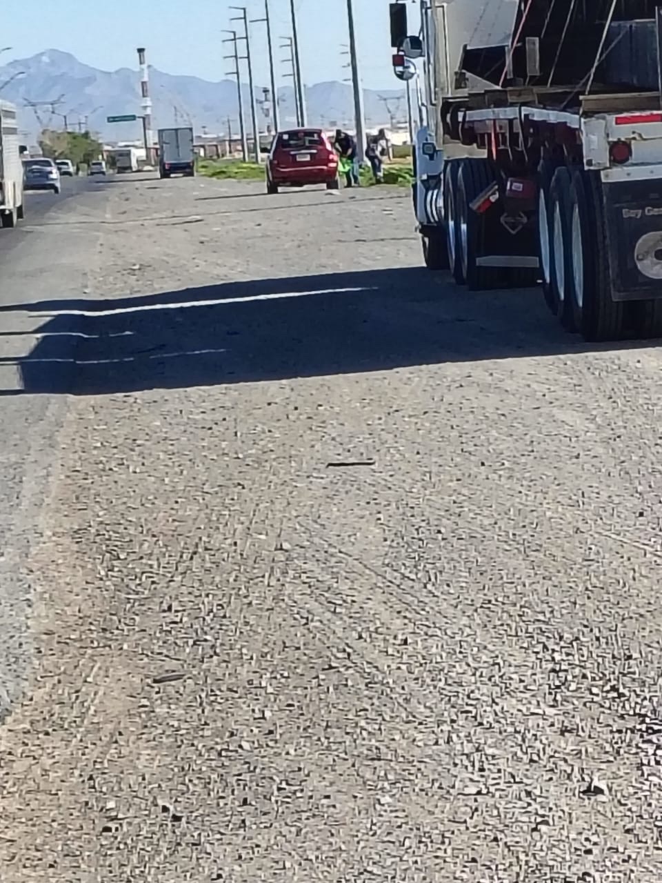 PIDEN APOYO PARA LOCALIZAR A RESPONSABLES DE TIRAR BASURA