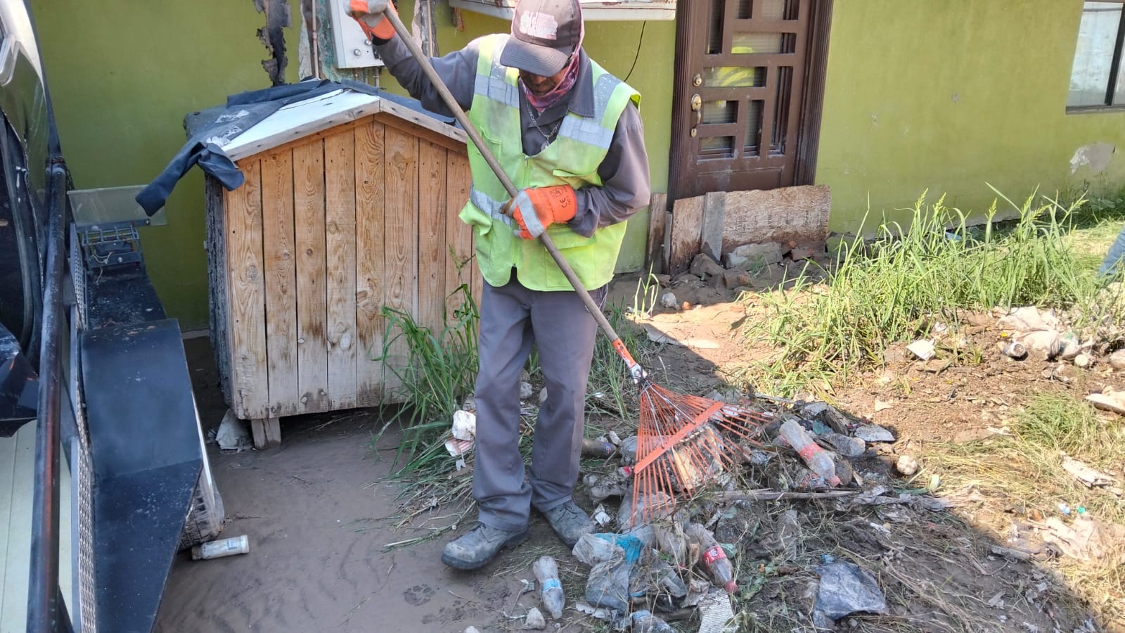 SERVICIOS PÚBLICOS INTERVIENE ARROYO EN COLONIA INSURGENTES