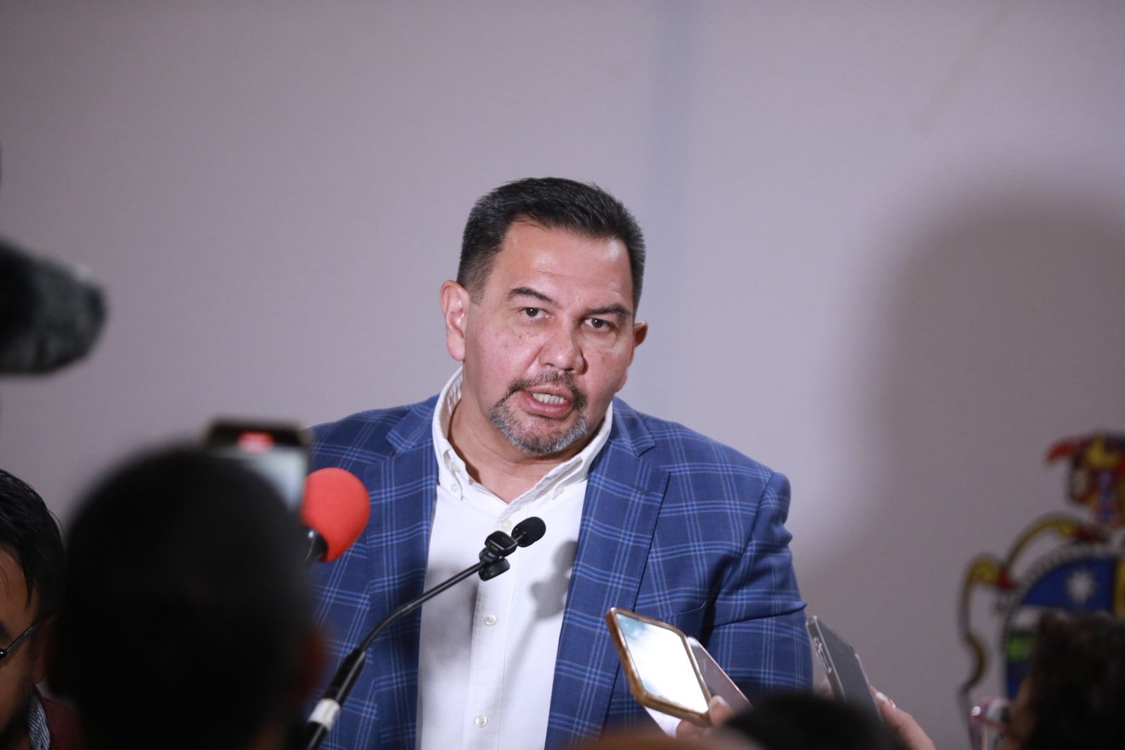 ALCALDE REITERA QUE JUÁREZ TENDRÁ MÁS TIEMPO PARA EL ENGOMADO ECOLÓGICO