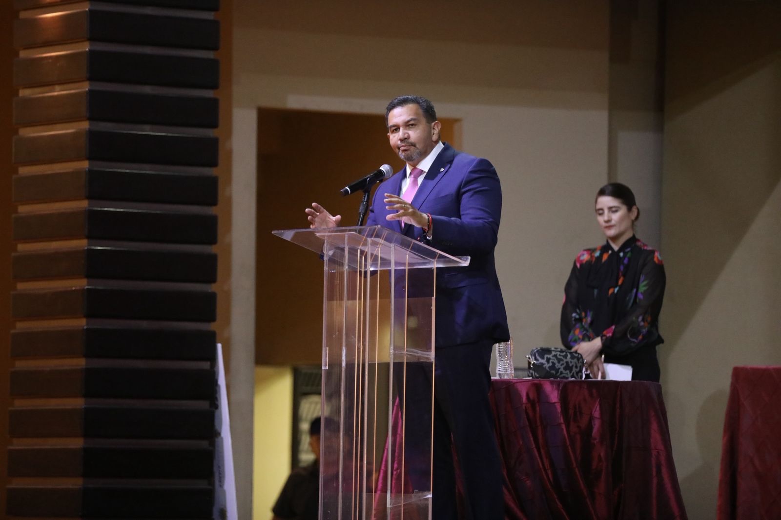 MÁS DE MIL ESTUDIANTES RECIBEN APOYO EN LA UTCJ