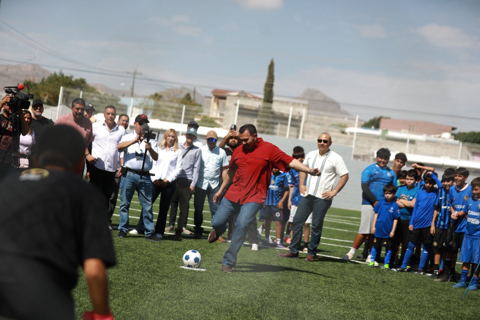 NIÑOS ESTRENAN CANCHAS REHABILITADAS