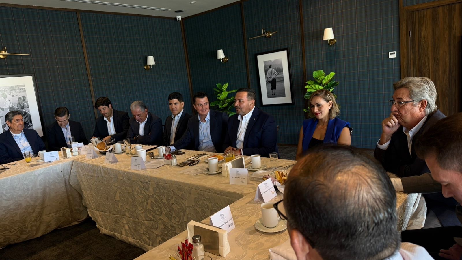 REFUERZAN VÍNCULOS CRUZ Y EMPRESARIOS DE CHIHUAHUA CAPITAL