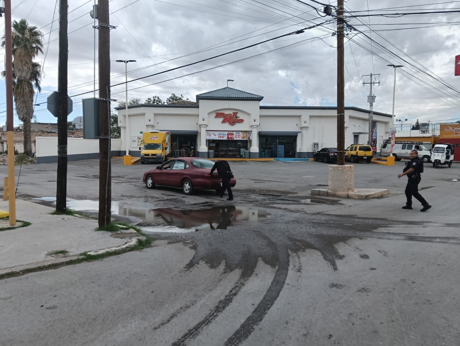 SSPM APOYA A CIUDADANO EN AVENIDA DE LOS&nbsp;INSURGENTES