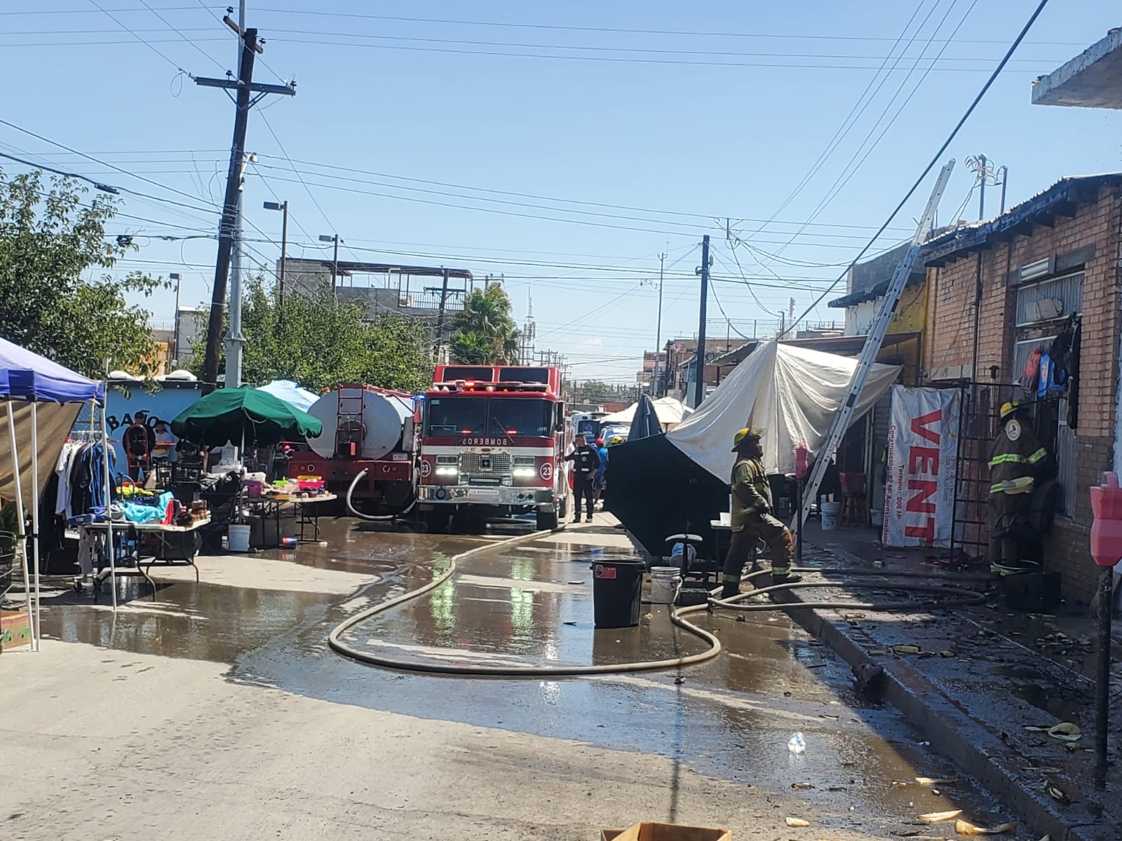 BOMBEROS SOFOCAN INCENDIO EN ZONA CENTRO