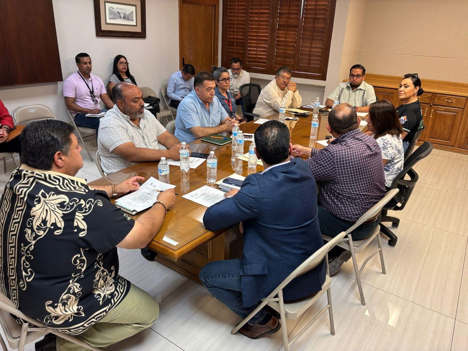 ANALIZAN AUMENTAR SANCIONES CONTRA NEGOCIOS QUE OCUPAN&nbsp;BANQUETAS