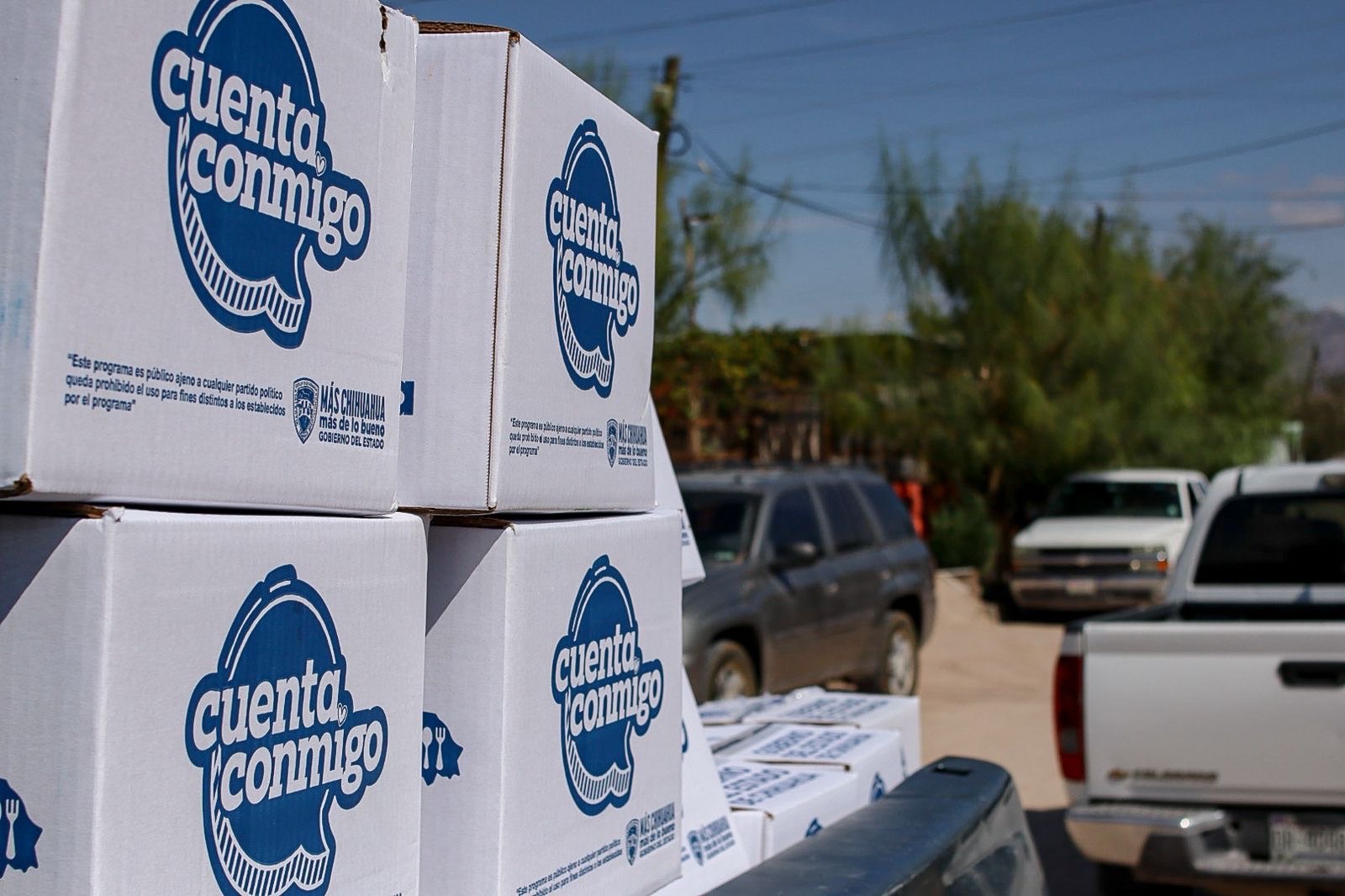 ENTREGAN PAQUETES ALIMENTARIOS EN LA COLONIA SIGLO&nbsp;XXI