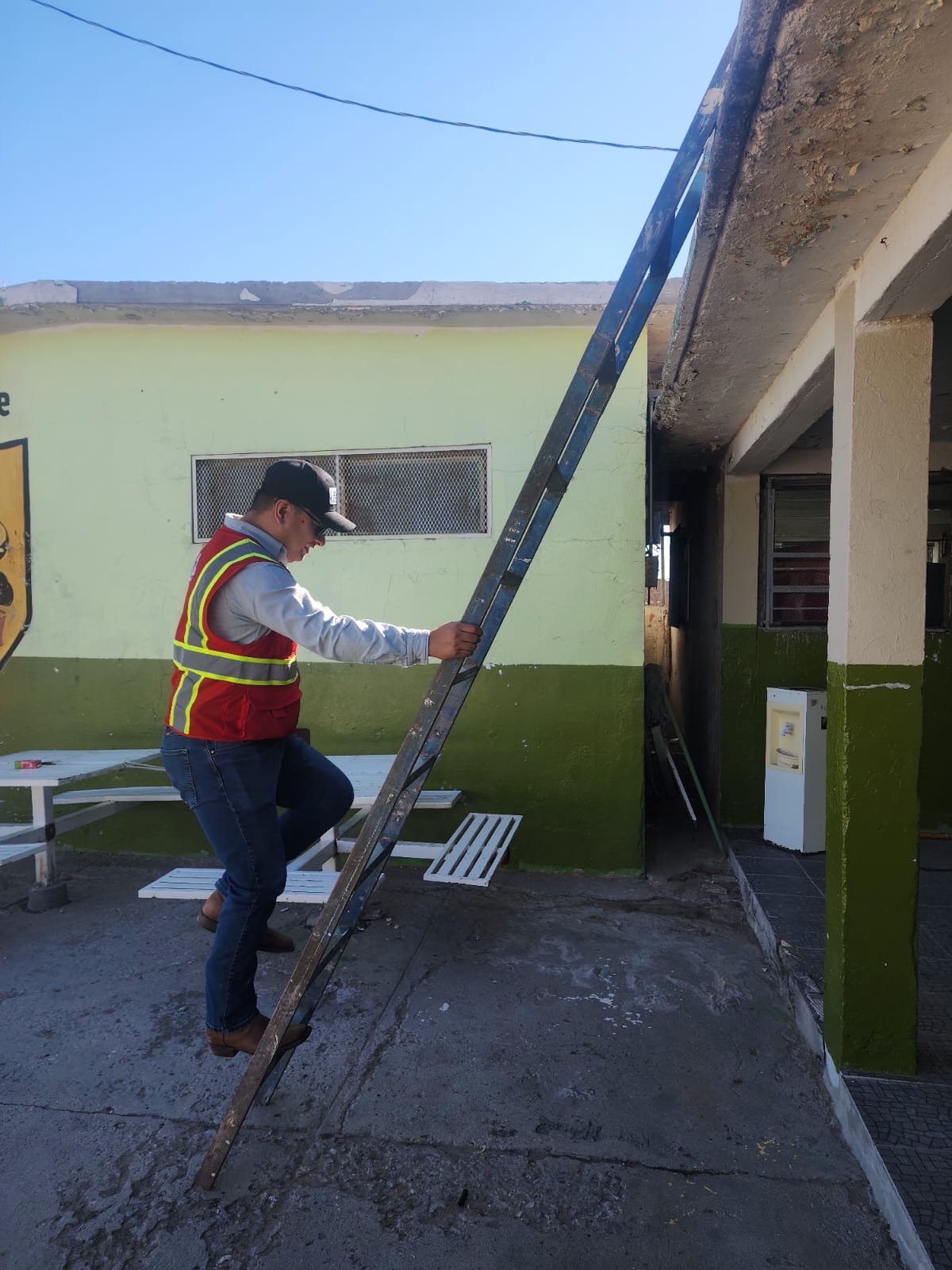 GOBIERNO ESTATAL ATIENDE ESCUELAS AFECTADAS POR LLUVIAS