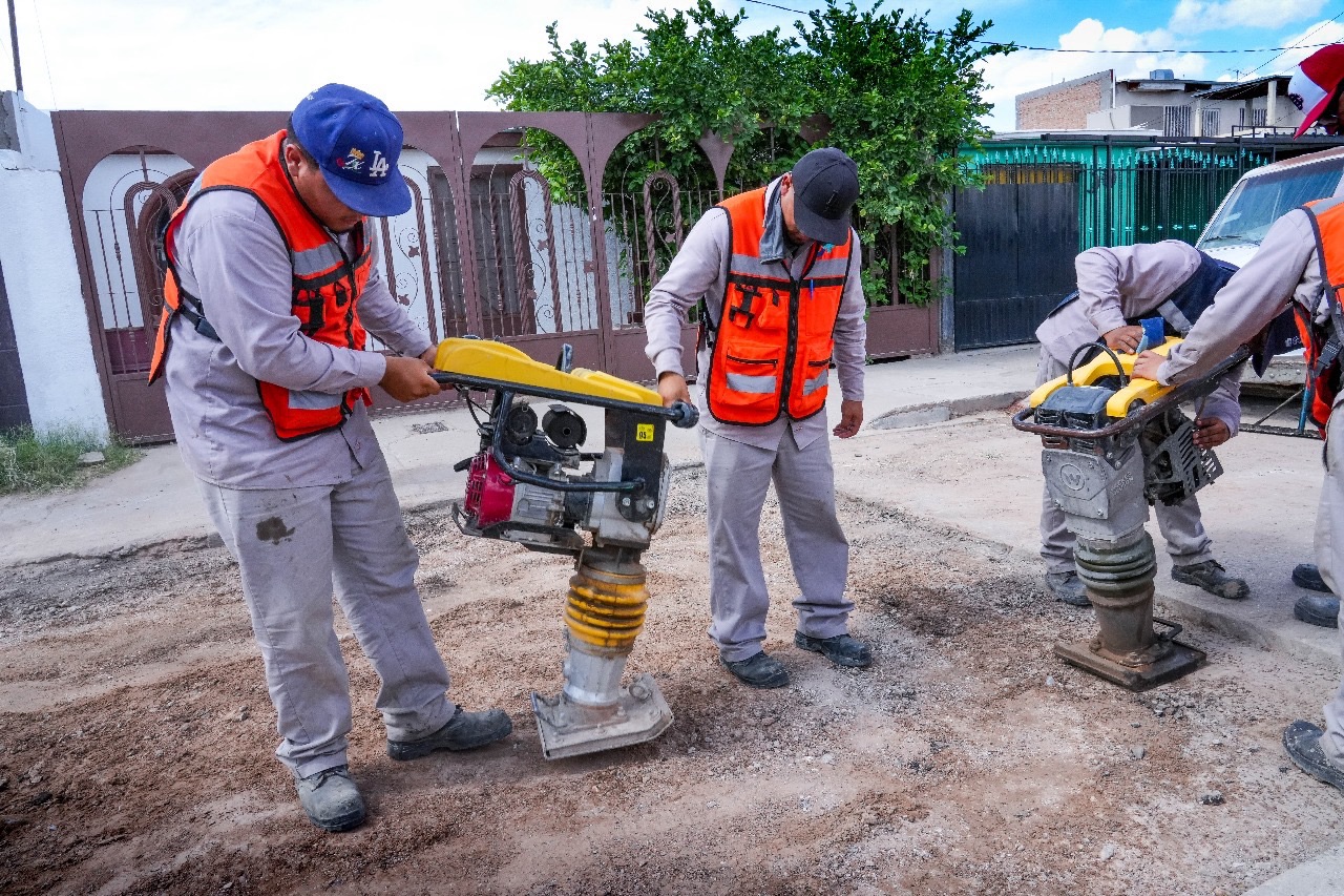 JMAS ARRANCA BACHEO EN SÉPTIMA ZONA DE JUÁREZ