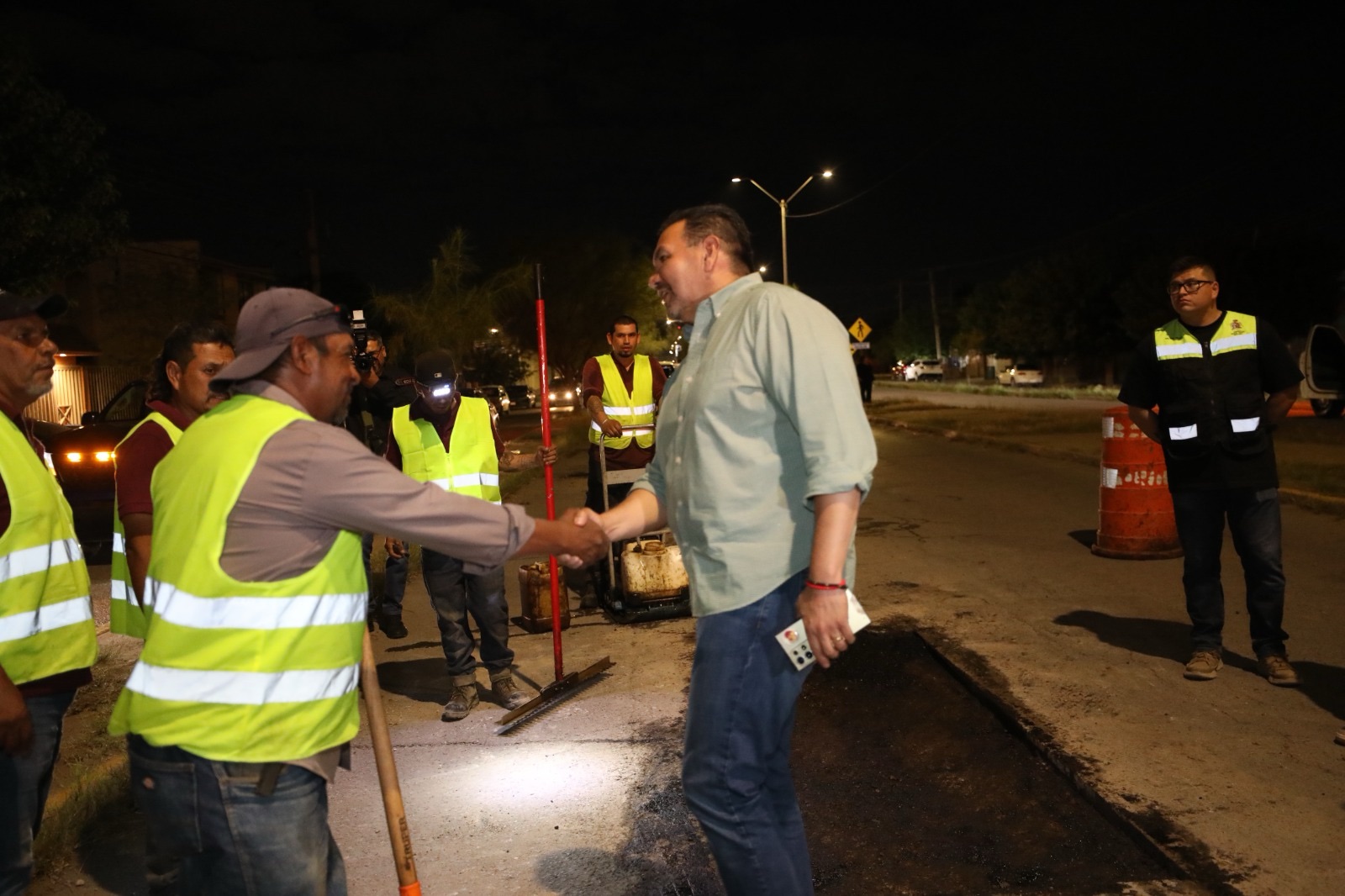 CRUZ PÉREZ CUÉLLAR SUPERVISA BACHEO NOCTURNO EN&nbsp;JUÁREZ