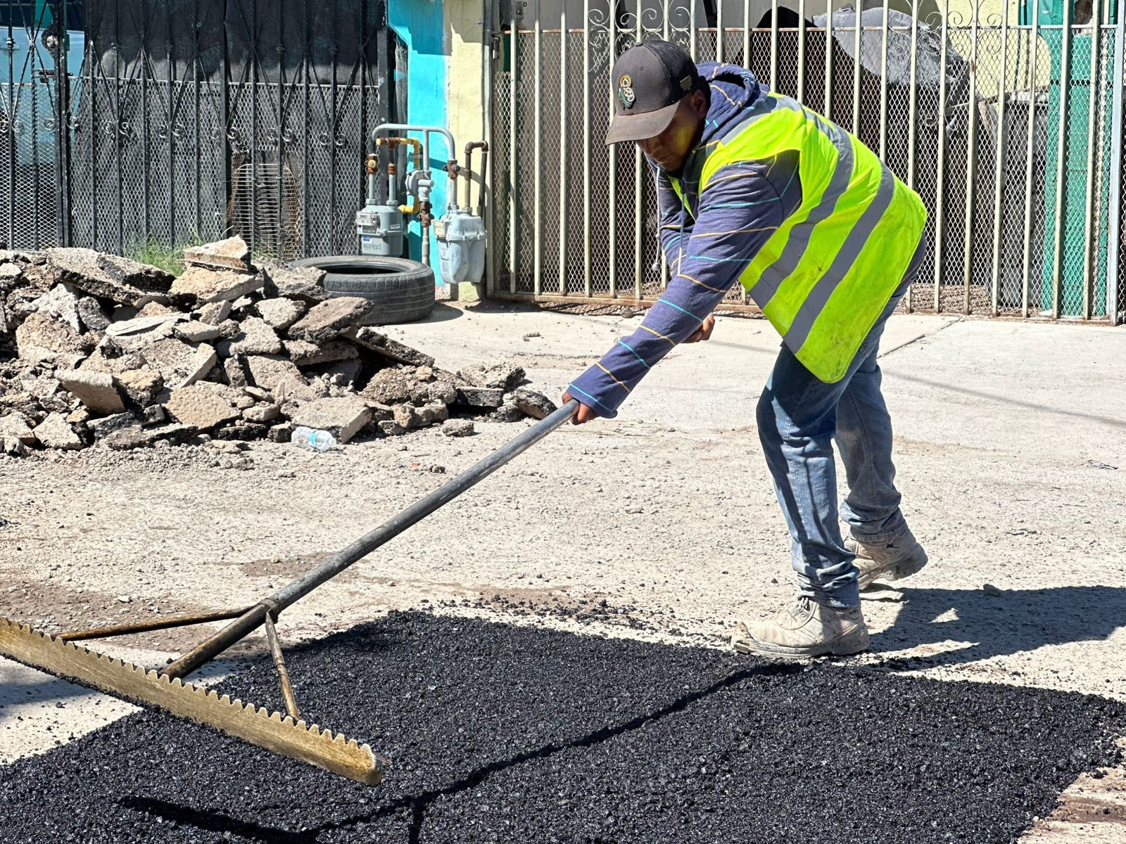 OBRAS PÚBLICAS TAPA MÁS DE 2 MIL BACHES