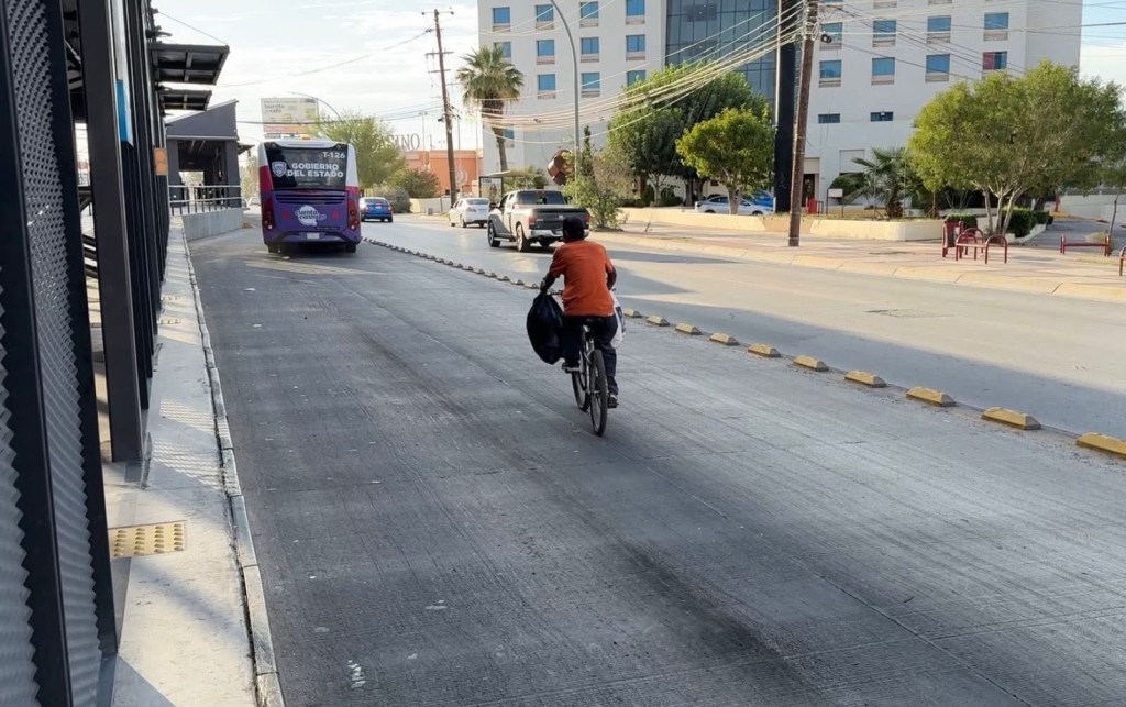 JUÁREZBUS REITERA LLAMADO A RESPETAR CARRIL&nbsp;EXCLUSIVO