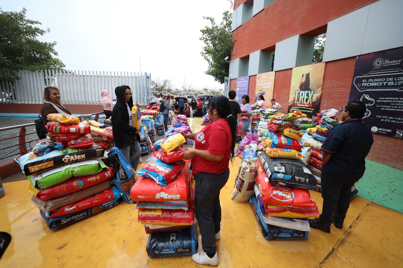 REFUGIOS DE ANIMALES RECIBEN APOYO EN&nbsp;ALIMENTO